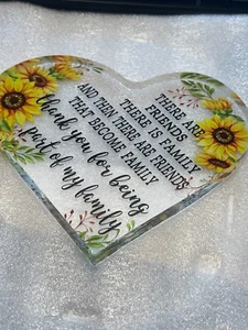 Corazón plano con girasoles para un amigo - Imagen 1 de 2