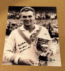 VIC SEIXAS SIGNED 1953 WIMBLEDON 8X10 PHOTO W/53 WIMBLEDON INSCRIPTION BECKETT - Picture 1 of 1