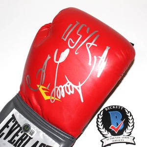 OLEKSANDR USYK WORLD HEAVYWEIGHT CHAMPION SIGNED RED BOXING GLOVE BECKETT COA - Picture 1 of 6