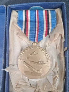 Vintage WW2 American Campaign Medal in box.  - Picture 1 of 5