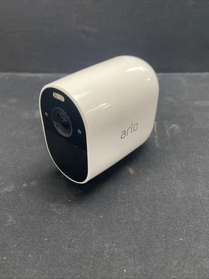 Arlo Essential Security Bundle - Spotlight Camera - White (VMC2030) - Image 1 of 4