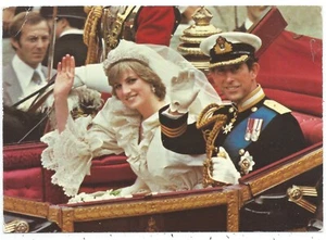 ROYALTY - WEDDING, PRINCESS DIANA & PRINCE CHARLES in OPEN LANDAU Postcard 516 - Picture 1 of 1