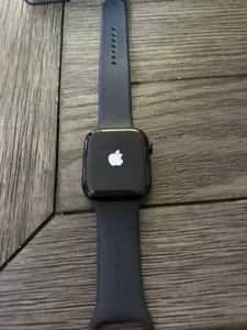 Apple Watch Series 8 45mm (32GB, Mitternacht, entsperrt) Band verriegelt nicht - Bild 1 von 3