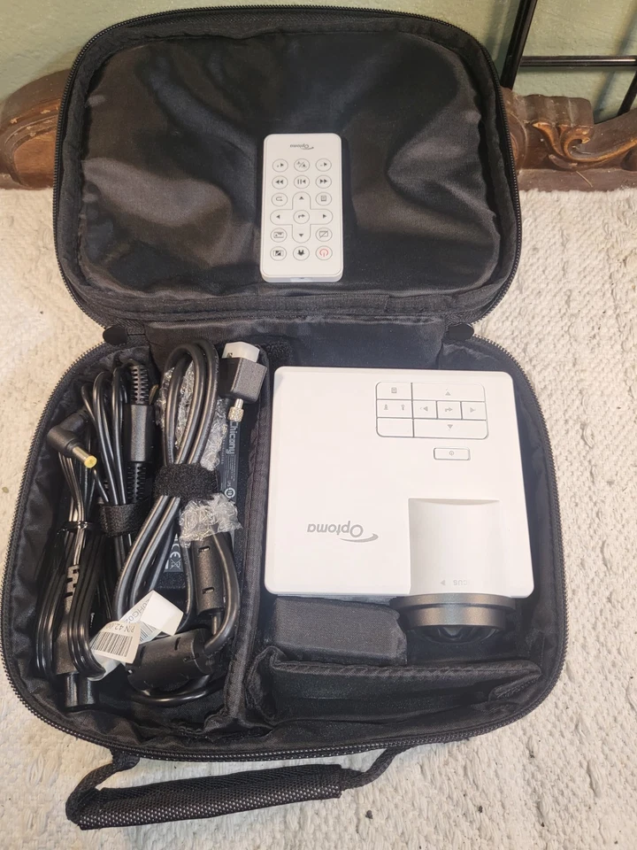 Optoma ML1050ST+ compact, portable short-throw LED projector - Image 1 of 4