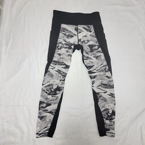 Athleta Salutation Stash Leggings mit Spitzendetail - Größe Medium - Bild 1 von 9