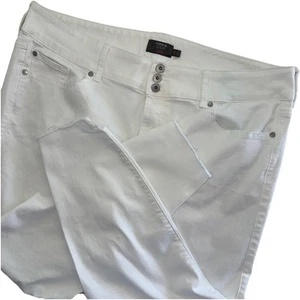 Torrid White Feel the Fit Jegging Super Soft Jeans Distressed Women’s Size 22R - Picture 1 of 9