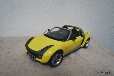 Kyosho Smart Roadster 1 18 Mini Car Yellow smart - Image 1 of 4