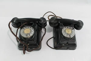 Electronic Collectables Assorted Siemens Wall Hanging Telephones x2 - Picture 1 of 5