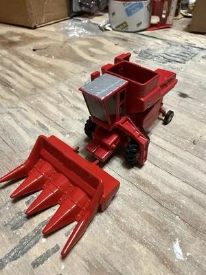 1/64 Custom Massey Ferguson 510 Combine Farm - Image 1 of 4