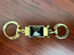 Vintage Cutty Sark Scotch Whiskey Advertising key chain - Bild 1 von 4