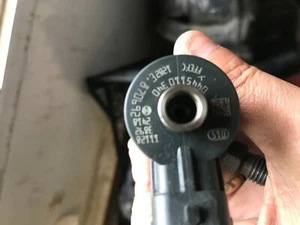 INJECTEURS MOTEUR BOSCH CITROEN /PEUGEOT REF 0445110340 - Foto 1 di 2