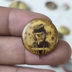 Beatrice Cameron in Shakespeare's Merchant of Venice as Portia - PIN BUTTON 1890 - Picture 1 of 3