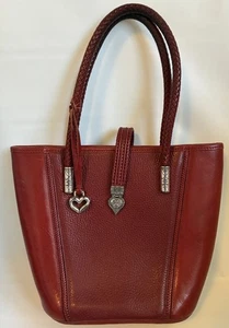 Vintage Brighton Bucket Handtasche genarbtes Leder weinrot rot Beuteltasche Tasche silberne Beschläge - Bild 1 von 17