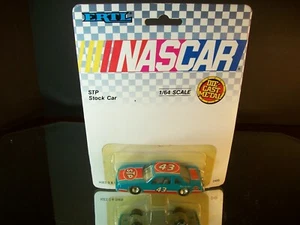 Richard Petty #43 STP Oil Treatment 1990 Pontiac Grand Prix 1:64 Ertl - Picture 1 of 1