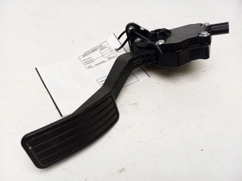 Pedal de gasolina Subaru Impreza 2015 Foto 1 de 4
