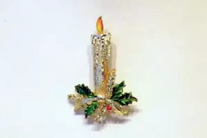 Vintage Christmas Candle Pin Signed Gerry's Holly & Berries - Picture 1 of 4