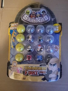 1 Squinkies Commando Force Pack Serie 6, 14 Squinkies & 2 Kampfwürfel Neu  - Bild 1 von 3