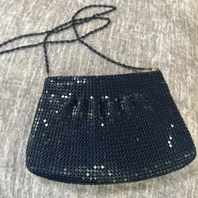 "Bolso vintage de lentejuelas de malla azul marino Y&S con correa de cadena 9""x6""" Foto 1 de 4