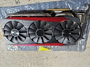 Asus STRIX-R9390-DC3OC-8GD5-GAMING R9390 8GB GDDR5 PCI Express 3.0. #w52 - Picture 1 of 3