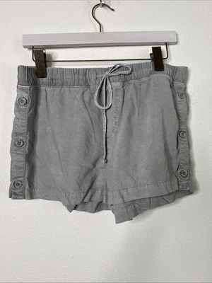 BELLA DAHL Side Button Tencel Shorts Size Small Sage - Image 1 of 4