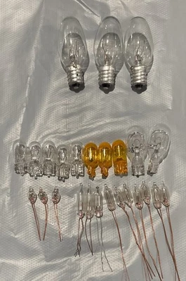 27 Lot: 2.5V Bethlehem Replacement Bulb, Sylvania, Wedge Capless, GE Mini, T10 - Image 1 of 4