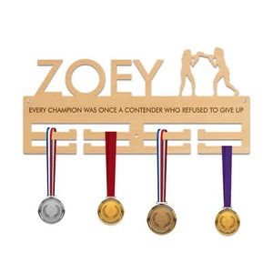 Espositore Trofeo Appendiabiti Medaglia Boxe in Legno Personalizzato per Atlete Femmine - Foto 1 di 5