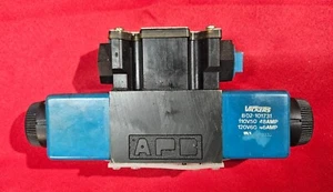 Vickers DG4V-3S-2A-M-FW-B5-60 Magnetventil mit zwei B02-101731 Spulen - Bild 1 von 4