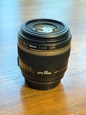 Lente Canon EF-S 60 mm f/2,8 AF USM Foto 1 de 4