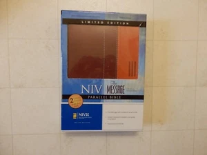 LIMITED EDITION NIV THE MESSAGE PARALLEL BIBLE ITALIAN DUO TONE BRAND NEW - Foto 1 di 3