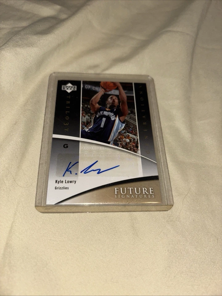 Upper Deck Trilogy Generations Future Signatures 2006 Kyle Lowry novato automático radiocontrol Foto 1 de 1
