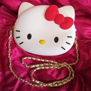 Hello Kitty Red Silicone Shoulder Bag with Chain Strap 16x18cm New - Picture 1 of 4