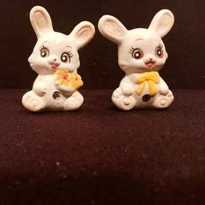 Vintage plastic bunny salt & pepper shakers made in Hong Kong very cute. - Picture 1 of 5