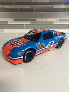 ERTL 1992 1/18 Scale Richard Petty #43 Pontiac Grand Prix Diecast Model Race Car - Picture 1 of 10
