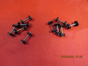 10 Qty. Model Train Railroad Boxcar Plastic Wheels Metal Axle HO Scale Excellent - Picture 1 of 2