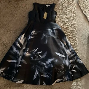BNWT Ladies Monochrome Coast Meldrey Lined Dress Party Cocktail Swing Sz 16 - Picture 1 of 8