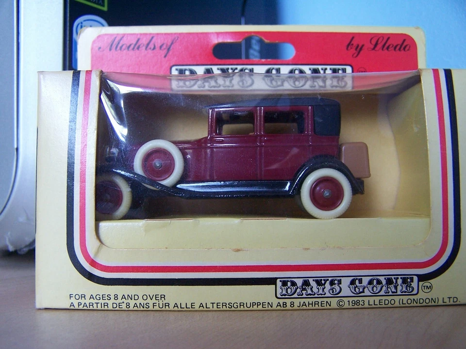 Lledo Days Gone DG 19 000A 1931 Rolls-Royce Phantom II Brewster Burgundy - Image 1 of 1