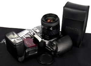 Minolta Alpha 300si 35mm Film AF SLR c/w AF Zoom 28-80mm Lens & 3500xi Flash Kit - Picture 1 of 11