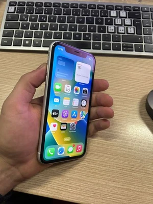SMARTPHONE APPLE IPHONE XR 128 GB IOS ORIGINALE BIANCO RETRO CREPATO FUNZIONANTE - Immagine 1 di 4