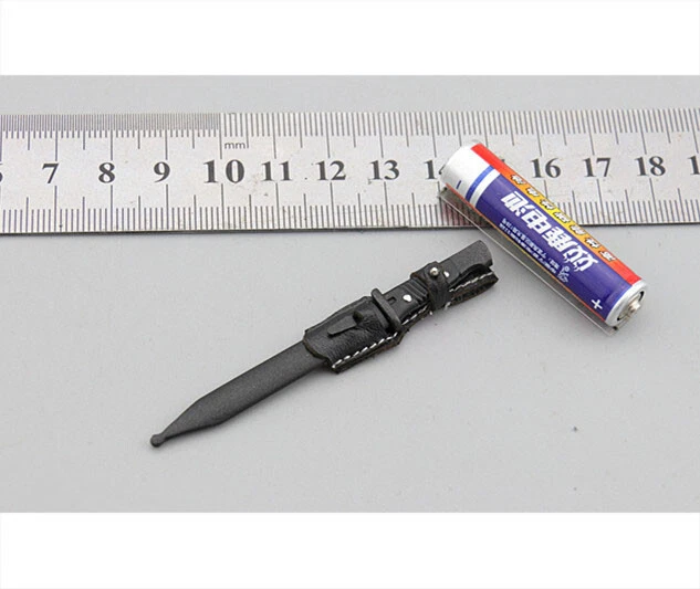 DID 80142/80143 1/6 20th Waffen Grenadier Radio Opera – Bayonet & Sheath Model - Image 1 of 1