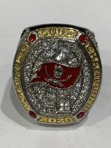 BRAND NEW 2020-2021 TOM BRADY/TAMPA BAY BUCCANEERS NFL SUPER BOWL WORLD CHAMPION Cover