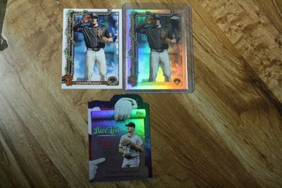 REFRACTOR MATE CHAPMAN 2025 TOPPS CROMO VACACIONES PLATA # 151/499 Y 2 OTROS - Imagen 1 de 3