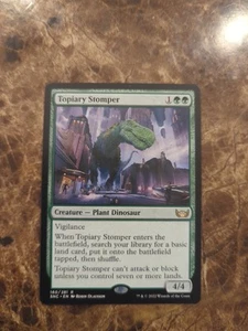 Topiary Stomper Streets of New Capenna regular casi nuevo como nuevo Magic The Gathering - Imagen 1 de 1