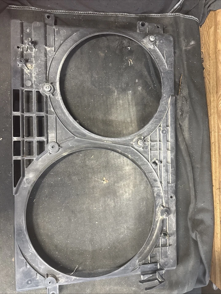 2002 Audi Tt Quattro 1.8l Cooling Fan Shroud Engine Cooling - Image 1 of 2