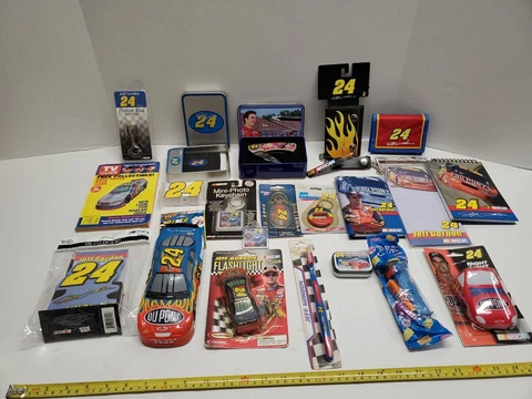 Lot of 21 JEFF GORDON #24 Collectible Lot WALLET KNIFE KEYCHAIN ANTENNA TOPPER + Cover