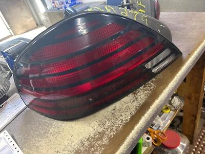 Pontiac Grandam 2002 luz trasera izquierda no desvanecida Foto 1 de 4