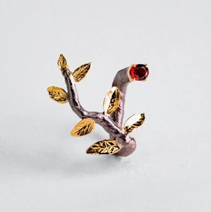 Haara Red Garnet Ring with Leaf, Leaves Detail, Gold & Silver, German Kabirski - Picture 1 of 5