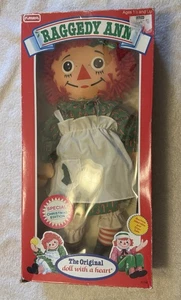 Muñeca Raggedy Ann 1988 NOS Edición Navidad Excelente Estado - Imagen 1 de 3