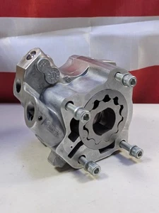 62400238 Genuine Harley-Davidson Oil Cooled M8 Oil Pump OEM w/ Back Cover - Picture 1 of 8