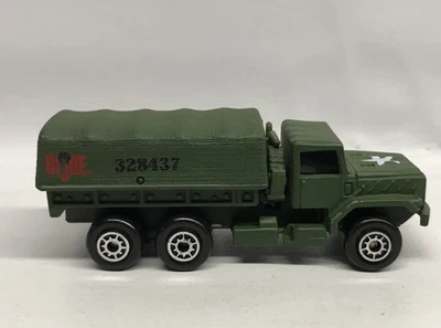 Transporte de tropas cubiertas por el ejército Maisto M-923 A1 verde escala 1:80 Foto 1 de 4
