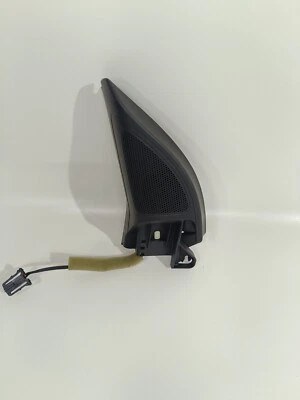 Altavoz de esquina puerta delantera izquierda OEM VOLKSWAGEN GOLF 2010 6 PUERTAS 5K0837985 #376 Foto 1 de 4